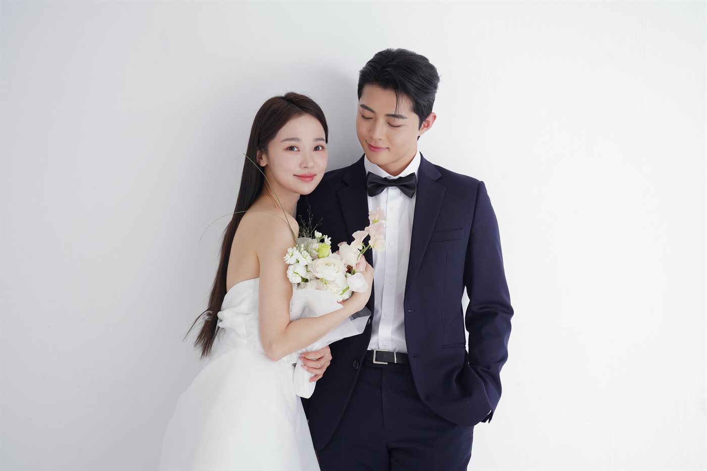 신랑 신부의 웨딩 사진